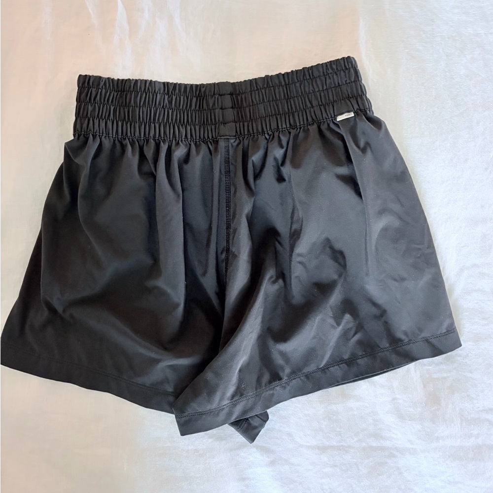 Vuori Villa Black Women's Shorts